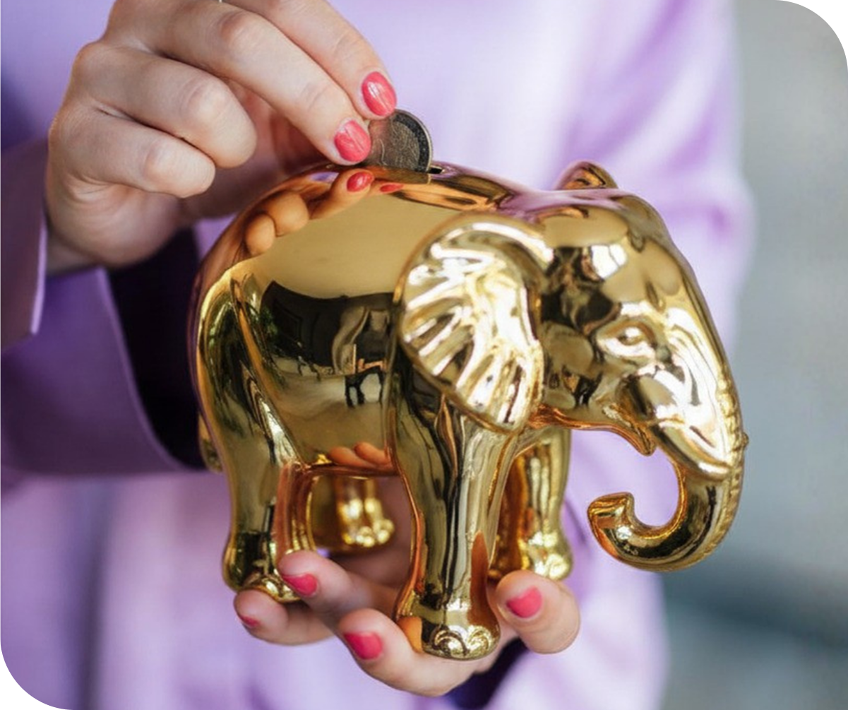 gouden olifant met gleuf voor geld