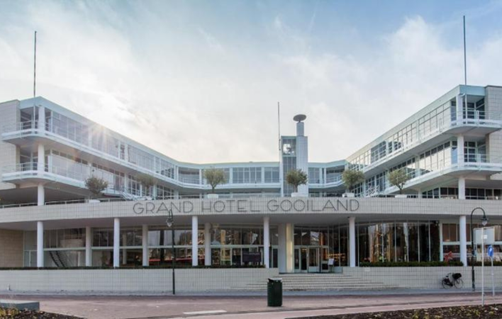 Foto van de voorkant van de evenementenlocatie